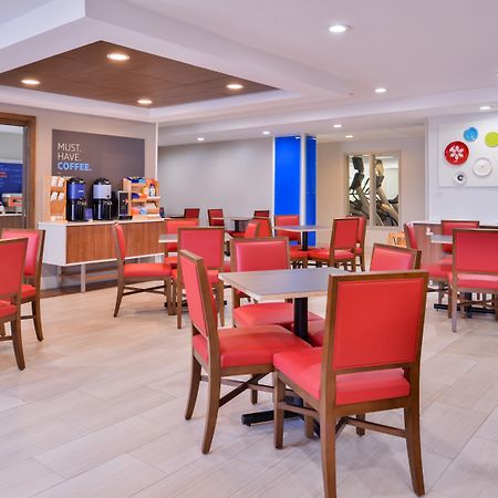 塞尔玛智选假日套房酒店 Selma 外观 照片